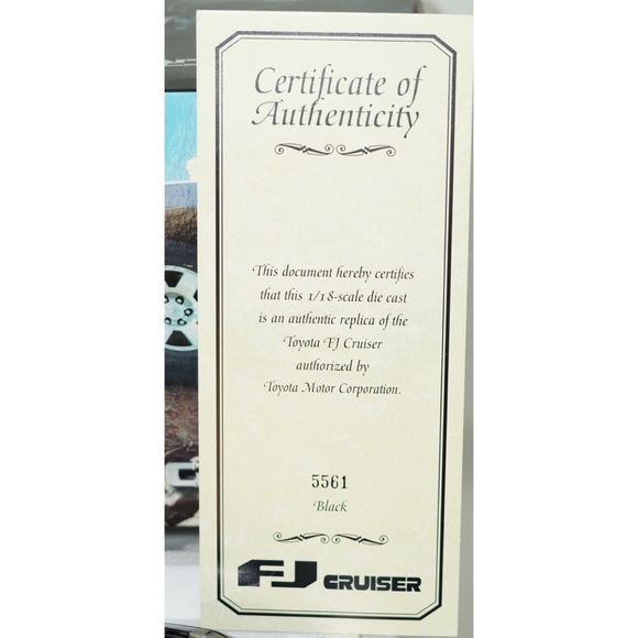 Toyota FJ Cruiser Diecast Metal 1:18 Model Rare - Picture 8 of 8